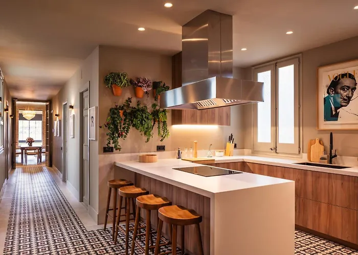 Lovely 6 Bedroom Flat In L\'Eixample