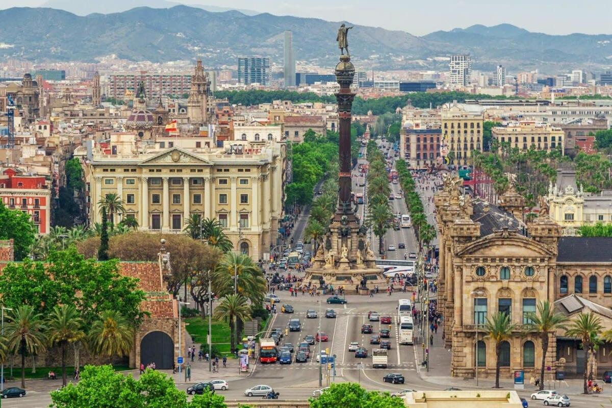 Lovely 6 Bedroom Flat In L'eixample *