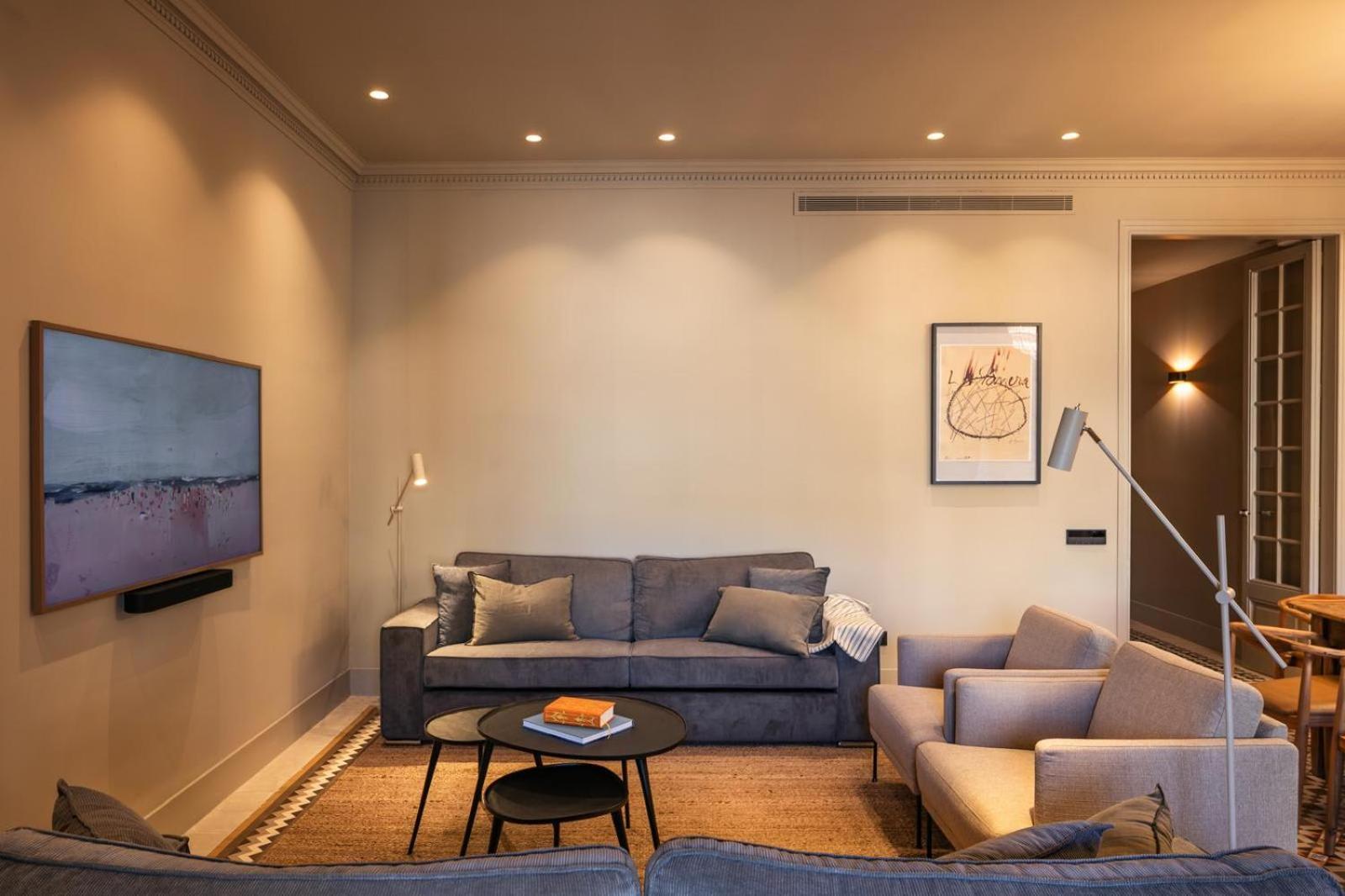 Lovely 6 Bedroom Flat In L'eixample * Barcelona