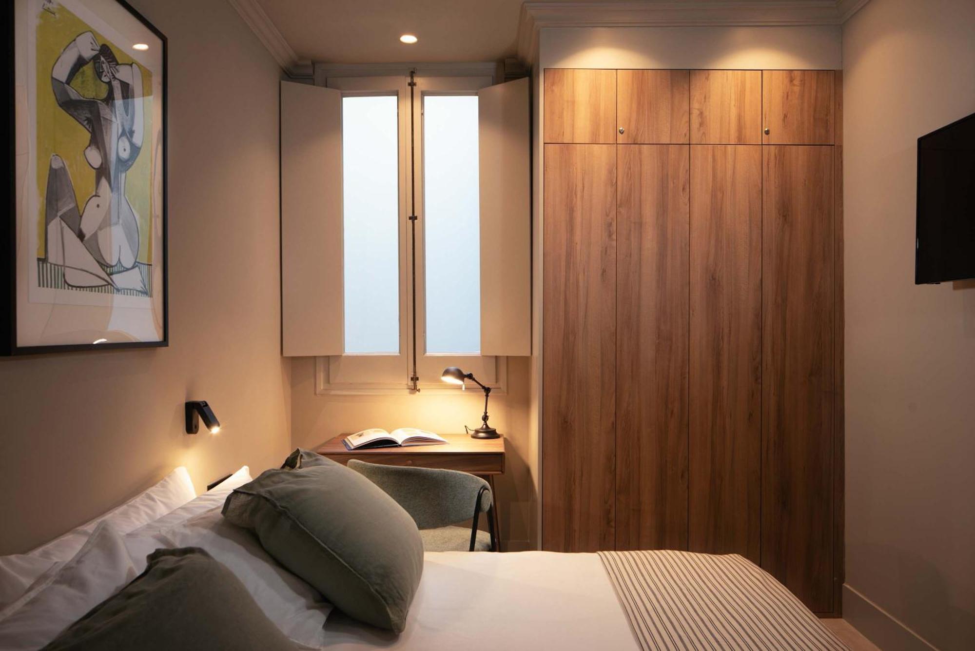 Lovely 6 Bedroom Flat In L'eixample Barcelona
