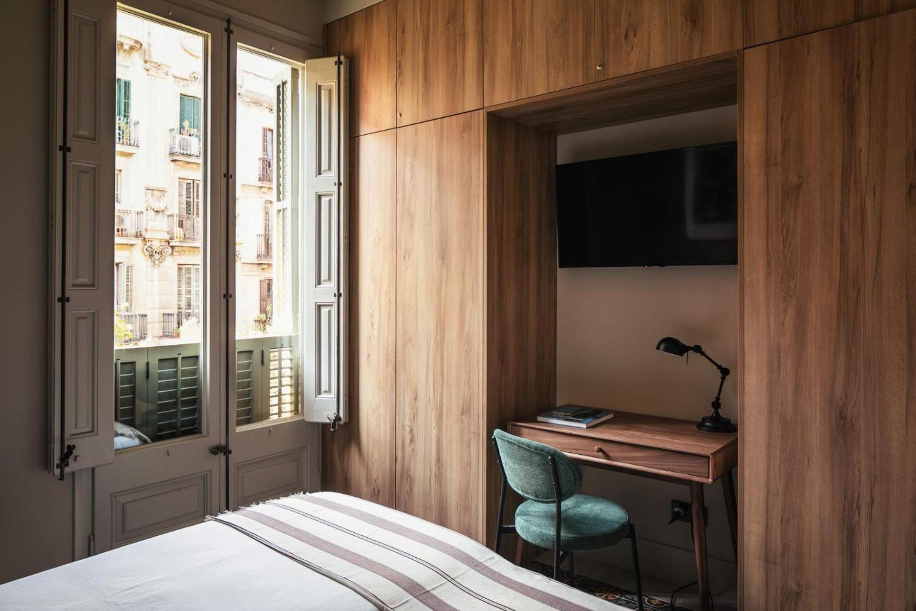 Apartment Lovely 6 Bedroom Flat In L'eixample *