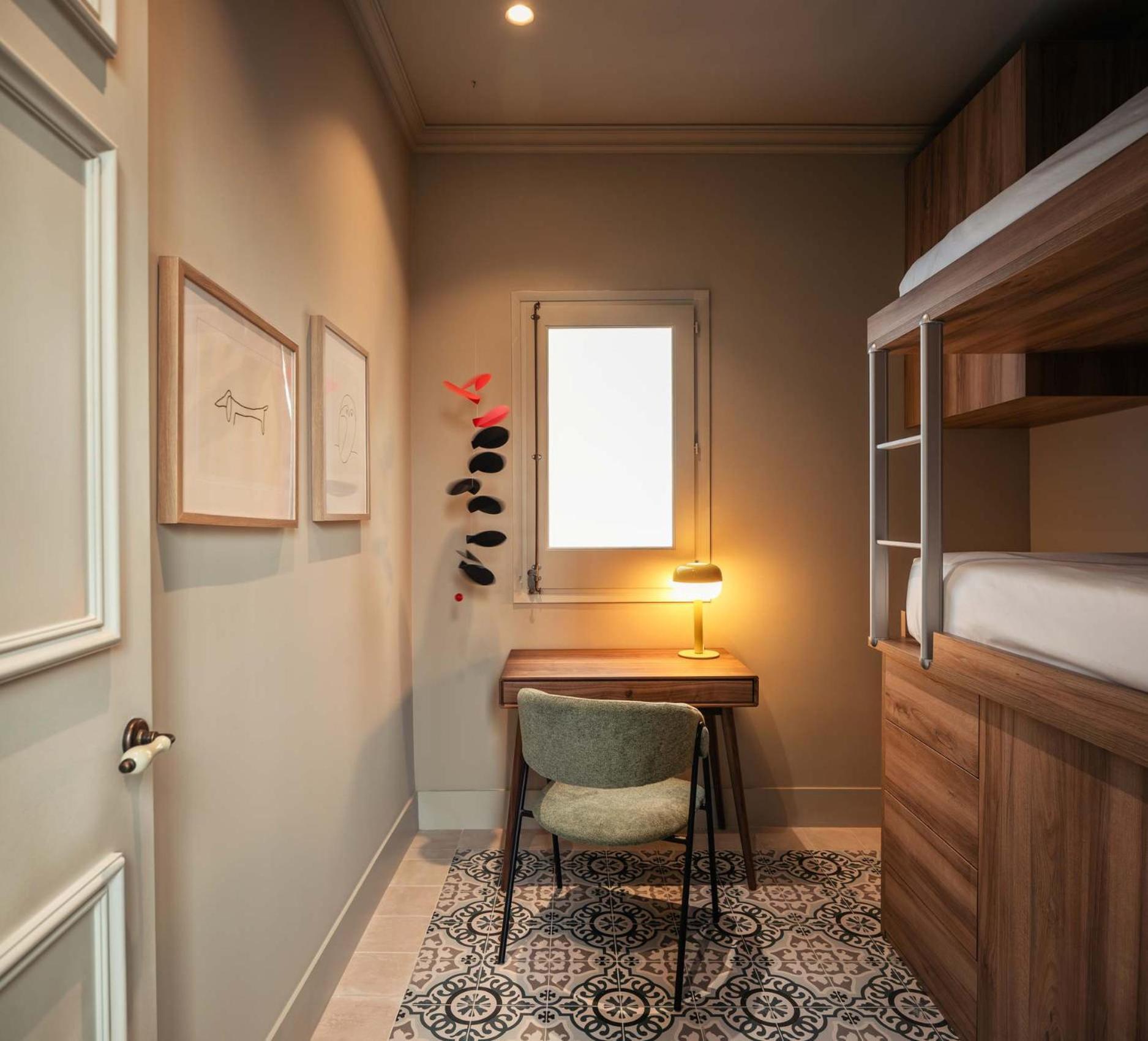 Lovely 6 Bedroom Flat In L'eixample Barcelona