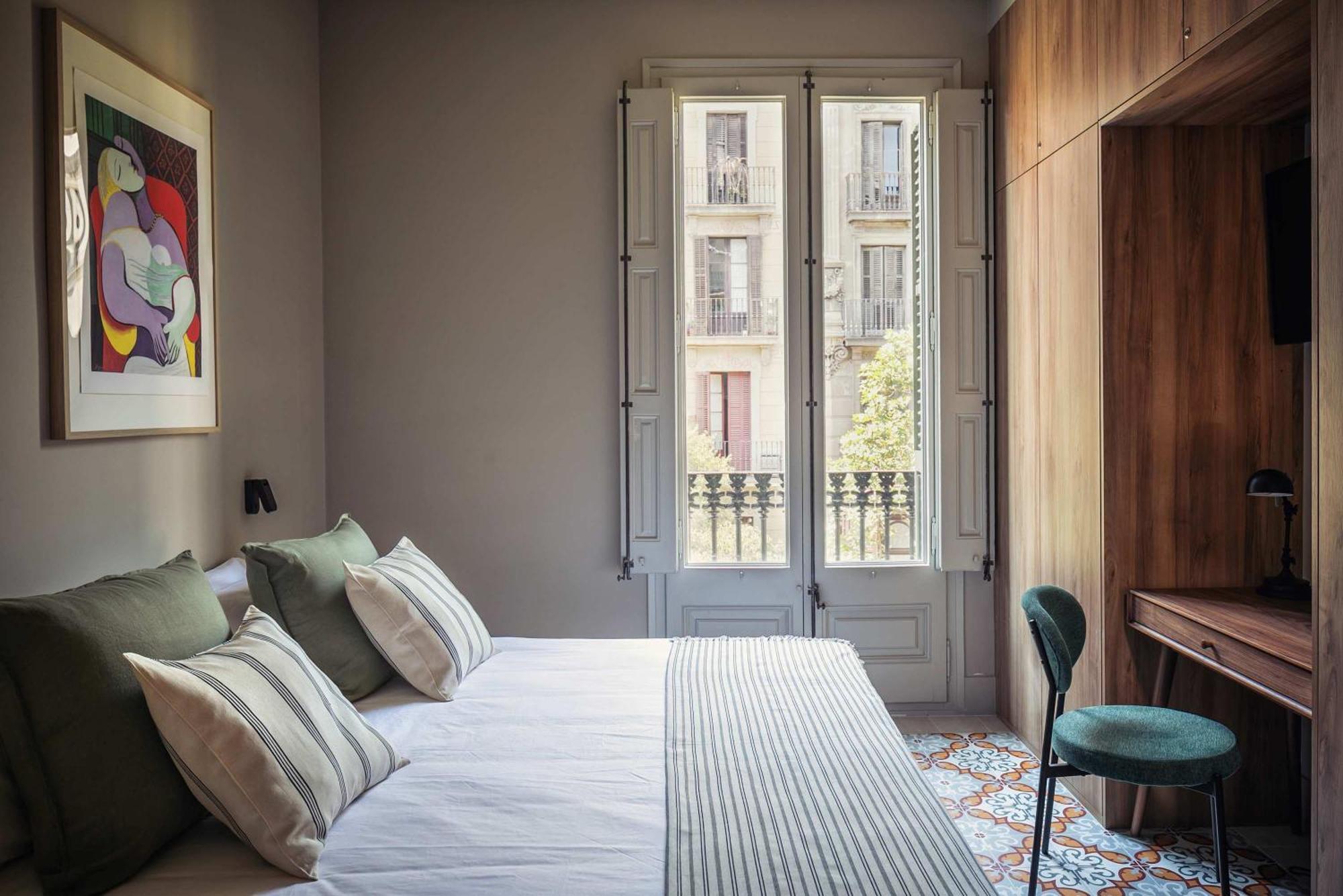 Lovely 6 Bedroom Flat In L'eixample Apartment